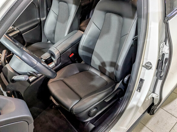 2021 Mercedes-Benz GLA 180 II (H247), белый, 3350000 рублей - вид 20