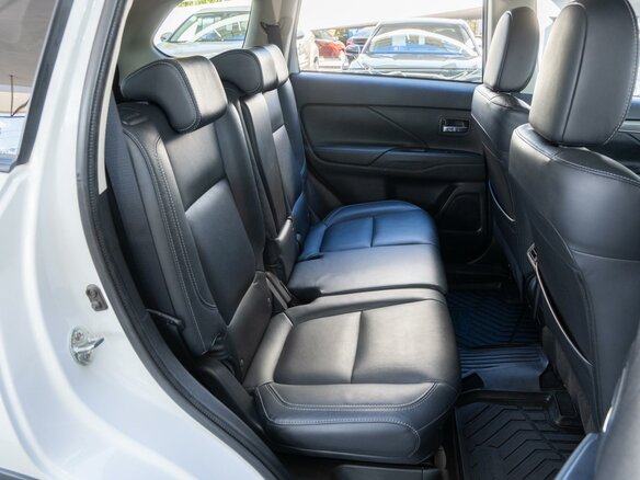 2018 Mitsubishi Outlander III Рестайлинг 3, белый - вид 6