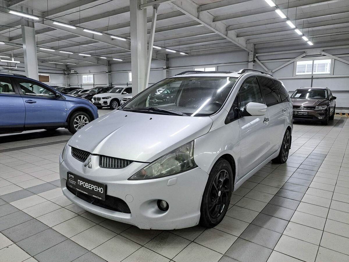 Открыть фотографии: Mitsubishi Grandis I