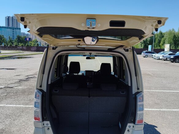 2017 Honda N-BOX I Рестайлинг, жёлтый, 700000 рублей - вид 13
