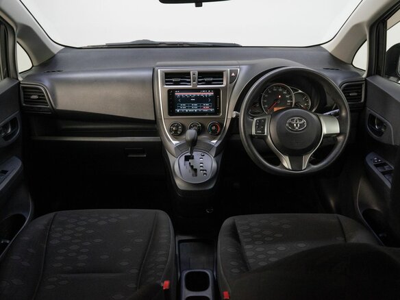 2013 Toyota Ractis II, чёрный, 790000 рублей - вид 15