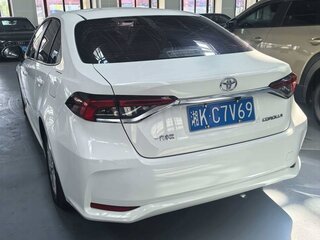 2022 Toyota Corolla XII (E210) Рестайлинг, белый, 1442000 рублей, вид 3
