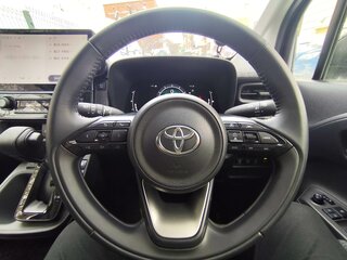 2022 Toyota Sienta III, чёрный, 2100000 рублей, вид 5