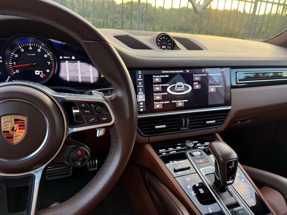 2018 Porsche Cayenne S III, серый, 6000000 рублей - вид 9