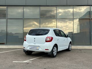 2017 Renault Sandero II, белый, 526000 рублей, вид 4