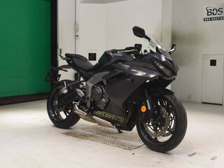 2024 Triumph Daytona 660, серый, 877000 рублей, вид 3