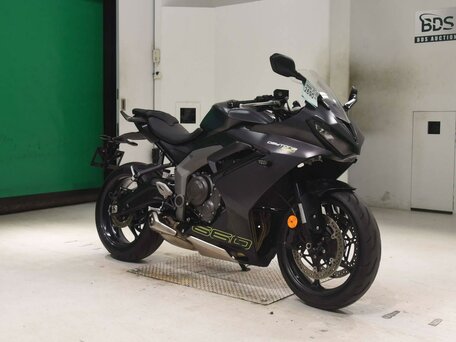 2024 Triumph Daytona 660, серый, 877000 рублей, вид 3