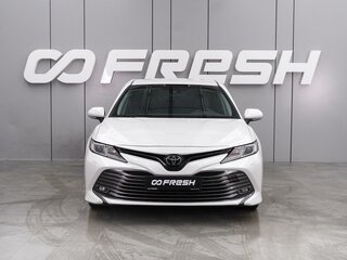 2019 Toyota Camry VIII (XV70), белый, 2915000 рублей, вид 3