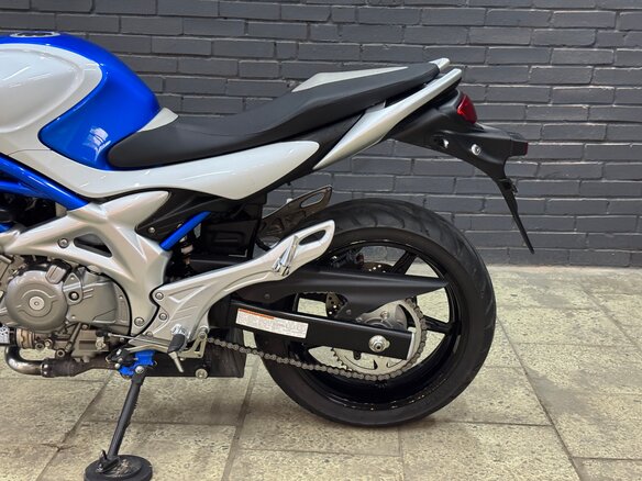 2010 Suzuki SFV 650 Gladius, синий, 515000 рублей - вид 18