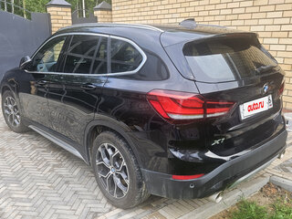 2021 BMW X1 20i xDrive II (F48) Рестайлинг, чёрный, 4000000 рублей, вид 3