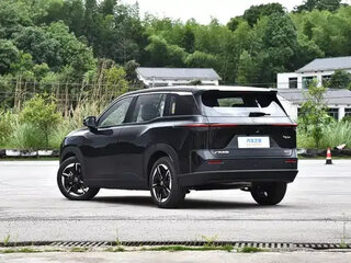 2026 Toyota bZ3X 67.9 kWh, чёрный, 2650002 рублей, вид 3