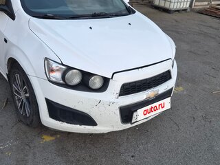 2013 Chevrolet Aveo II, белый, 1200000 рублей, вид 2