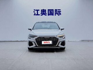 2023 Audi A3 Sportback 35 TFSI IV (8Y), белый, 1800000 рублей, вид 1