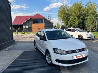 2011 Volkswagen Polo V, белый, 515000 рублей, вид 2
