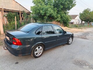 2000 Opel Vectra B Рестайлинг, зелёный, 260000 рублей, вид 5