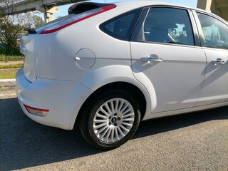 2010 Ford Focus II Рестайлинг, белый, 950000 рублей, вид 3