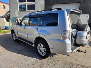 2011 Mitsubishi Pajero IV Рестайлинг 1, серебристый, 1800000 рублей, вид 3