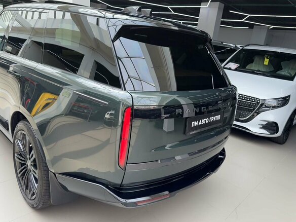 2026 Land Rover Range Rover P400 MHEV V, зелёный, 20990000 рублей - вид 15