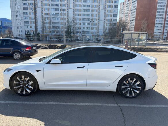 2024 Tesla Model 3 Long Range I Рестайлинг, белый, 6750000 рублей - вид 7
