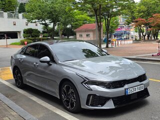 2023 Kia K5 III Рестайлинг, серый, 2290000 рублей, вид 3