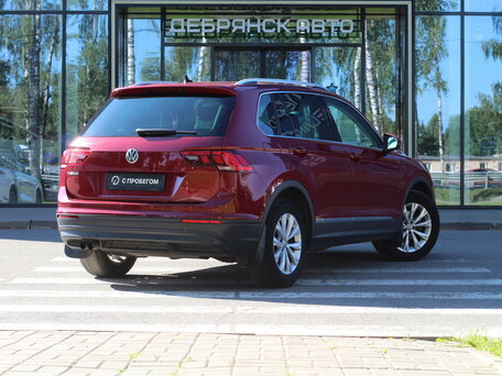 2019 Volkswagen Tiguan II, красный, 2100000 рублей, вид 3