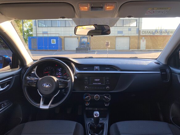 2020 Kia Rio IV Рестайлинг, синий, 1450000 рублей - вид 13