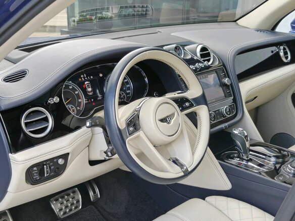 2016 Bentley Bentayga I, синий, 8750000 рублей - вид 17