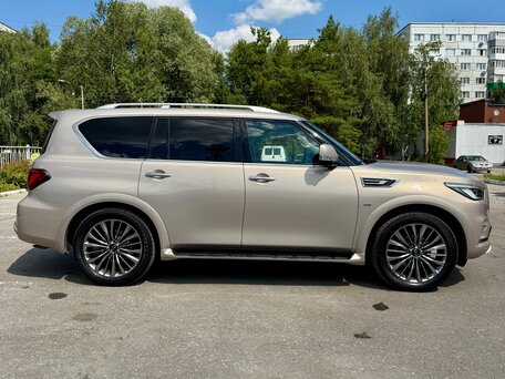 2019 Infiniti QX80 I Рестайлинг 2, бежевый, 4380000 рублей, вид 3