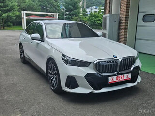 2025 BMW 5 серии 520i VIII (G60/G61/G68), белый, 5870378 рублей, вид 1