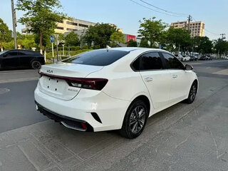 2023 Kia K3 II (China Market) Рестайлинг, белый, 1400300 рублей, вид 4