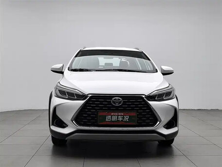 2022 Toyota Yaris L XP150 Рестайлинг, белый, 1050000 рублей, вид 3