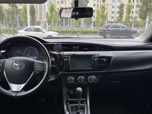 2013 Toyota Corolla XI (E160, E170, E180), белый, 1150000 рублей - вид 9