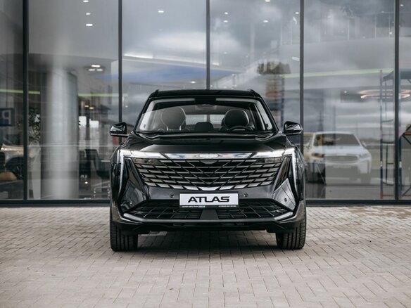 2026 Geely Atlas II, чёрный, 3449990 рублей - вид 2