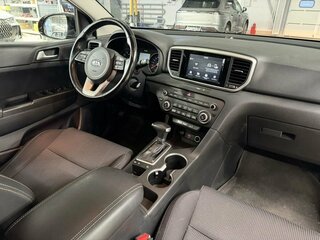 2018 Kia Sportage IV Рестайлинг, чёрный, 2098000 рублей, вид 3
