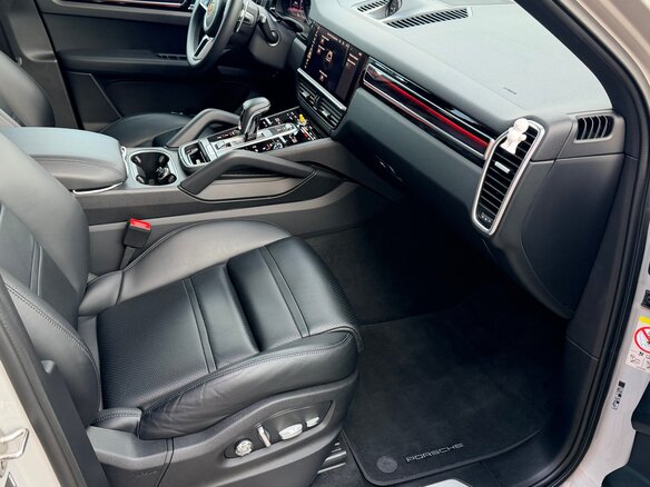 2020 Porsche Cayenne III, серый, 7590000 рублей - вид 14