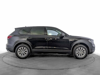 2019 Volkswagen Touareg III, чёрный, 5100000 рублей, вид 4