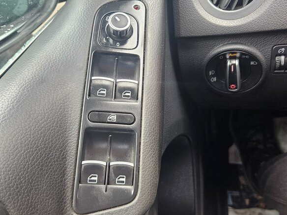 2012 Volkswagen Tiguan I Рестайлинг, красный, 1475000 рублей - вид 9