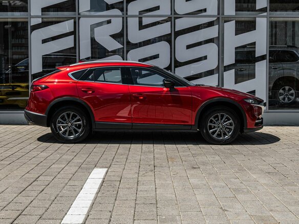 2023 Mazda CX-4 I Рестайлинг, красный - вид 4
