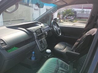 2008 Toyota Noah II (R70), белый, 850000 рублей, вид 4