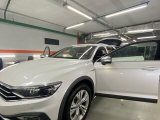 2019 Volkswagen Passat Alltrack B8 Рестайлинг, белый, 3500000 рублей, вид 2