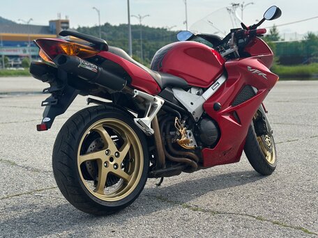 2002 Honda VFR 800, красный, 450000 рублей, вид 3