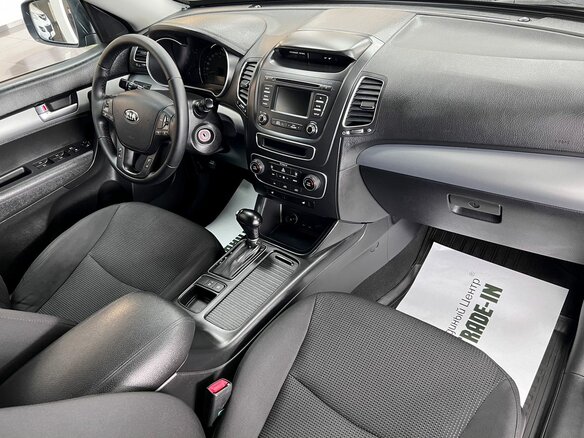 2012 Kia Sorento II Рестайлинг, чёрный, 1745000 рублей - вид 12