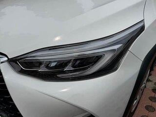 2022 Toyota Yaris L X XP150 Рестайлинг, белый, 900000 рублей, вид 4