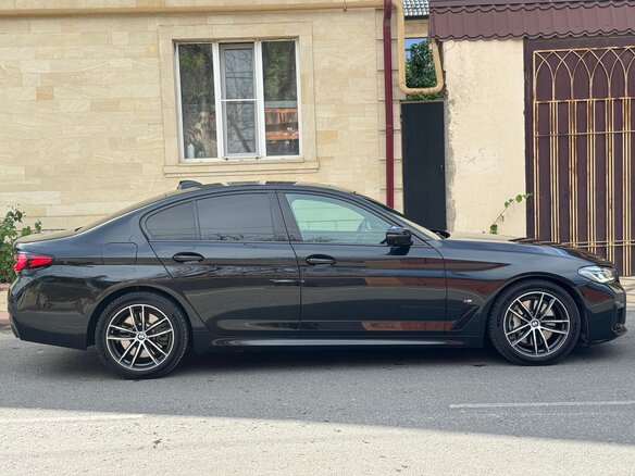2022 BMW 5 серии 530d VII (G30/G31/G38) Рестайлинг, чёрный, 6500000 рублей - вид 6