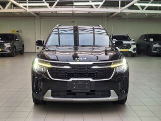 2023 Kia Seltos I Рестайлинг, чёрный, 2300000 рублей, вид 2