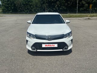 2016 Toyota Camry VII (XV50) Рестайлинг, белый, 1630000 рублей, вид 1