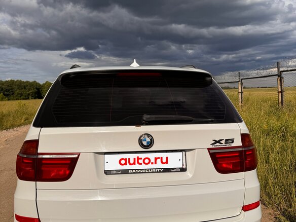 2011 BMW X5 30d II (E70) Рестайлинг, белый, 1999999 рублей - вид 4