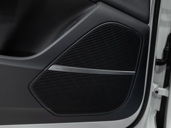 2024 Audi Q7 55 TFSI II (4M) Рестайлинг 2, белый, 11390000 рублей - вид 9