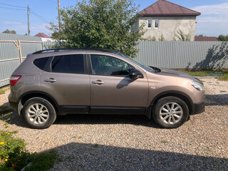 2013 Nissan Qashqai I Рестайлинг, коричневый, 1188000 рублей, вид 3