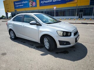 2013 Chevrolet Aveo II, серебристый, 570000 рублей, вид 2